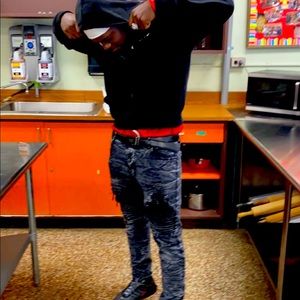 Meet your Posher, Amari